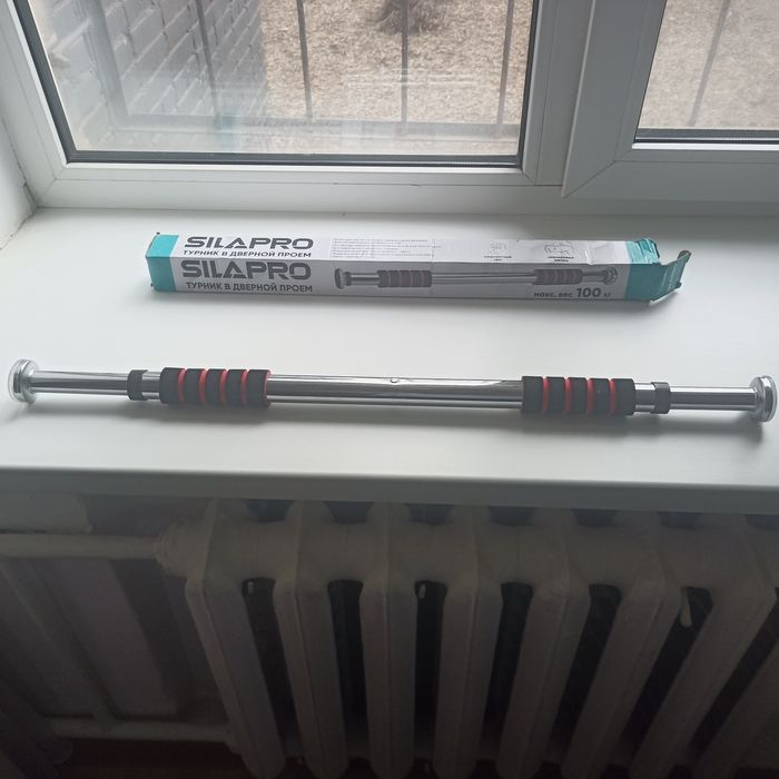 Продам турник в дверной проем