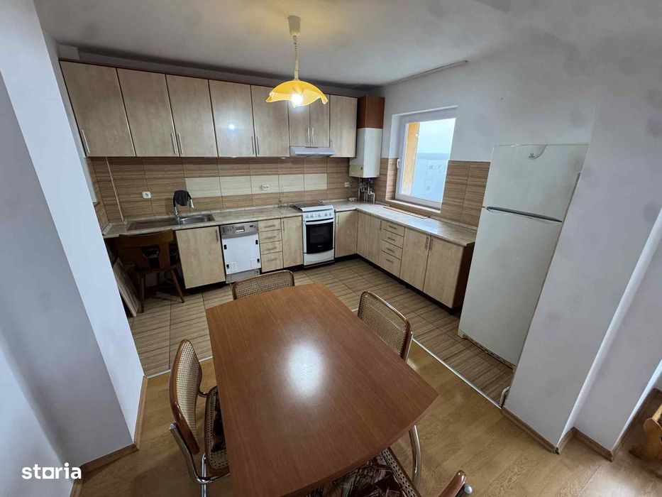 Chirie apartament 4 camere , etaj 5 cu lift , Micro 15