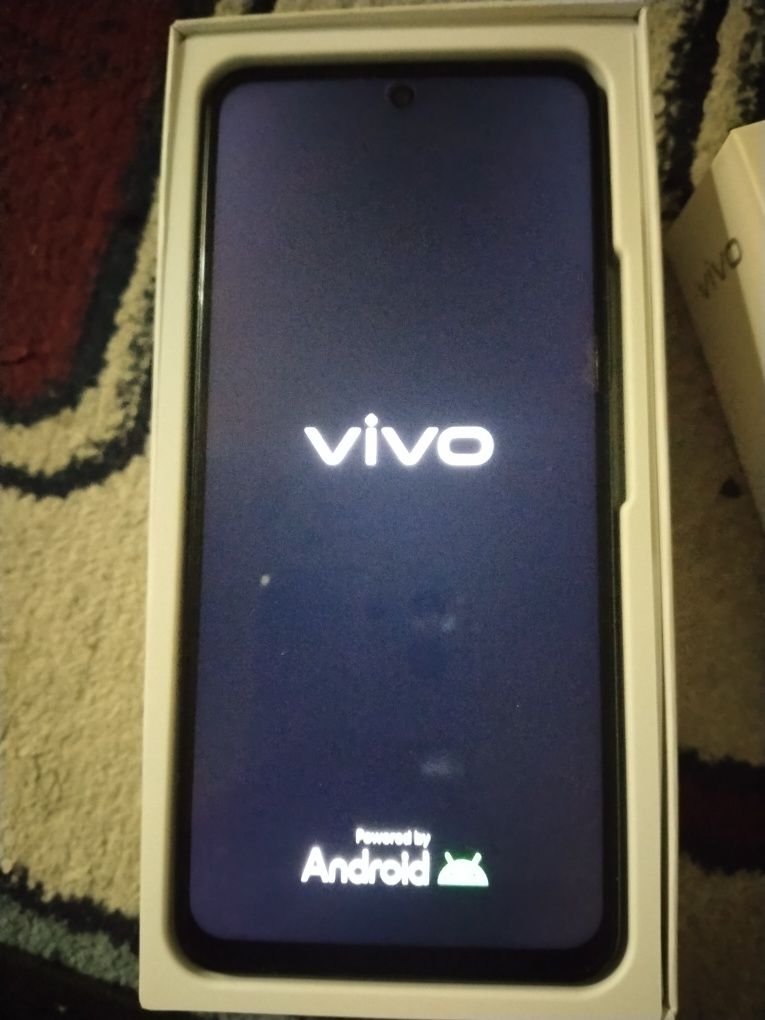 Продам телефон vivo