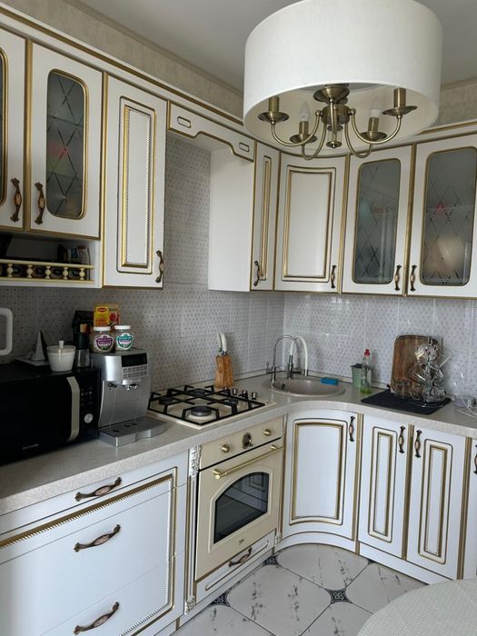 Продам 2к в р-не ЦОНА 5/5новой планировки.