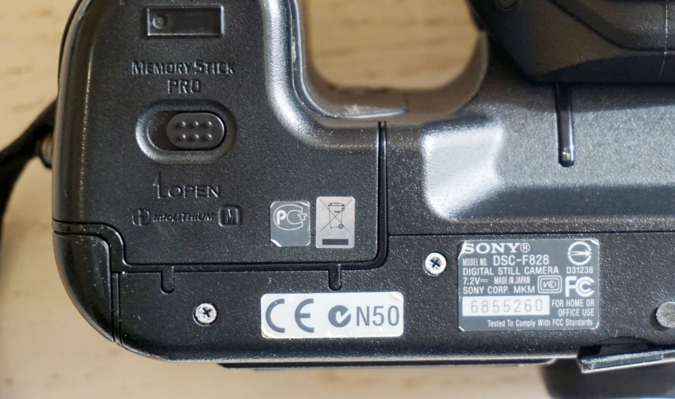 Sony DSC F828 фотоапарат