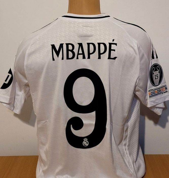 Tricou Real Madrid Kylian Mbappe de colecție sau cadou etc