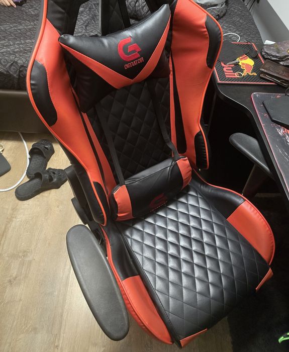 Scaun gaming perfect funcțional