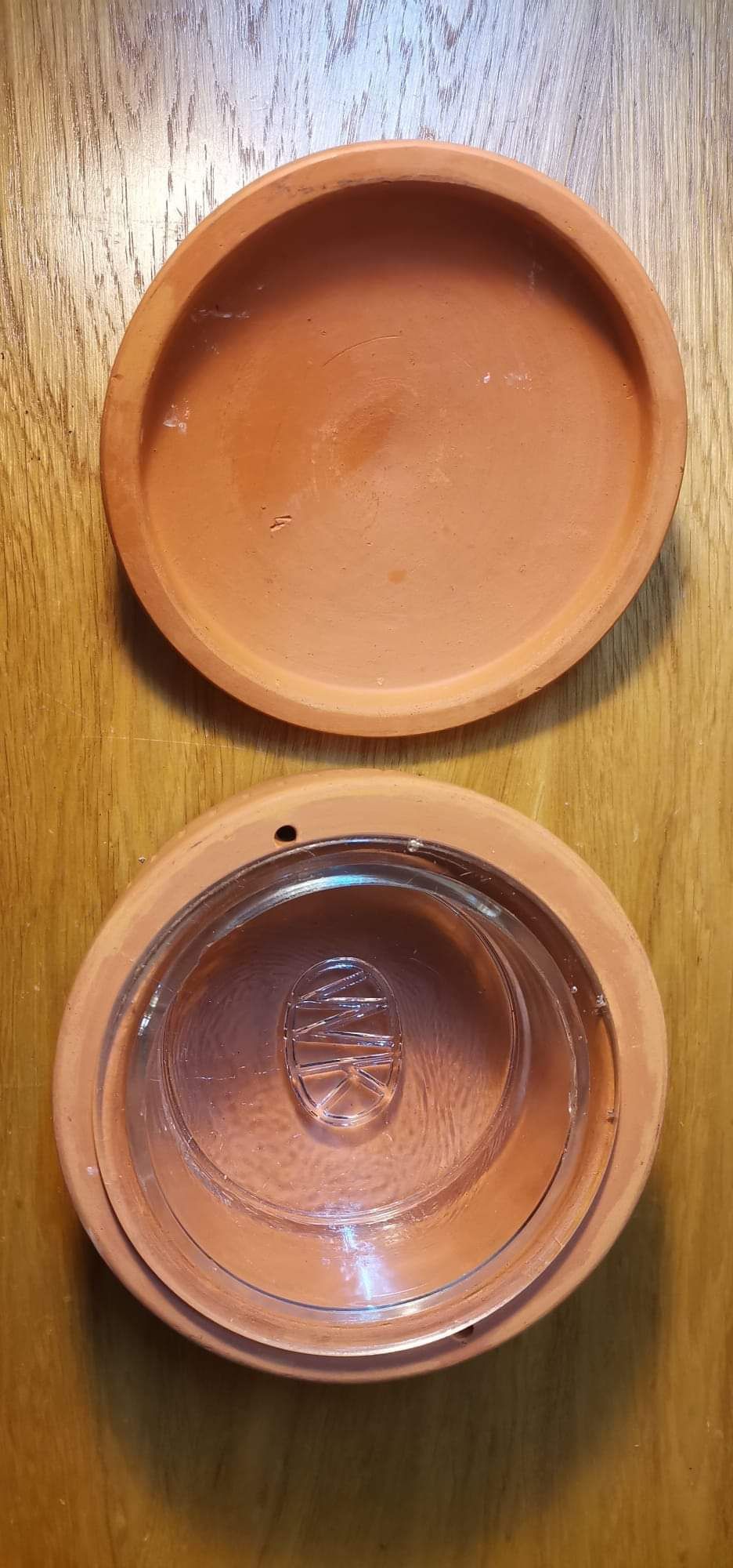 Recipient vechi pentru unt din ceramica