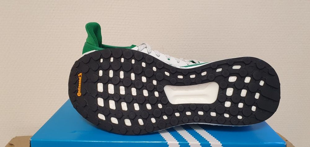 Adidas X Human Made Tokio Solar noi in cutie