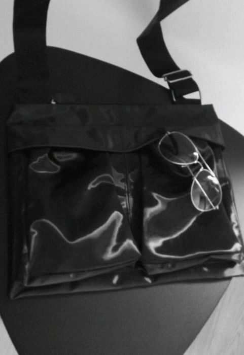 Geantă damă (material lucios)