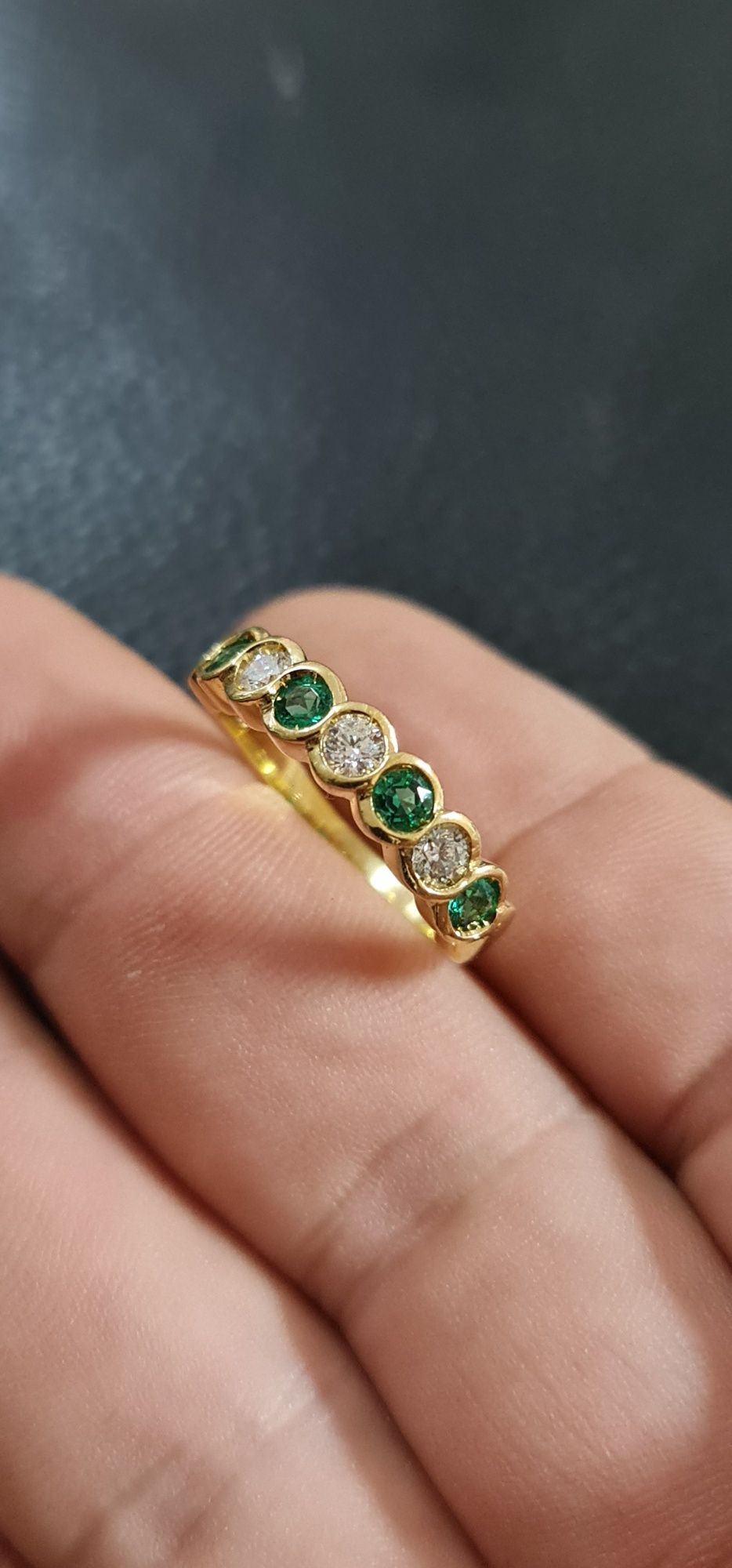 Inel aur 18 k diamante si smaralde Columbia