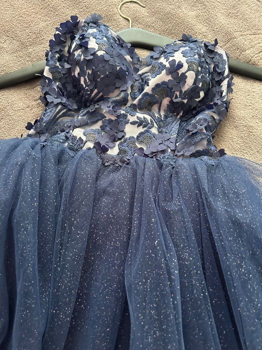 Къса официална рокля