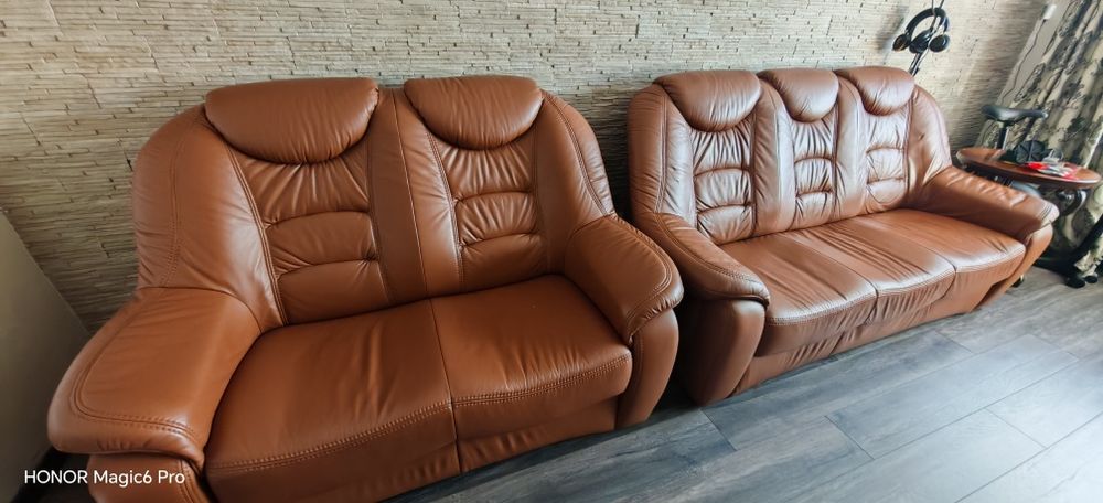 Vând Canapele piele și fotoliu 3.2.1