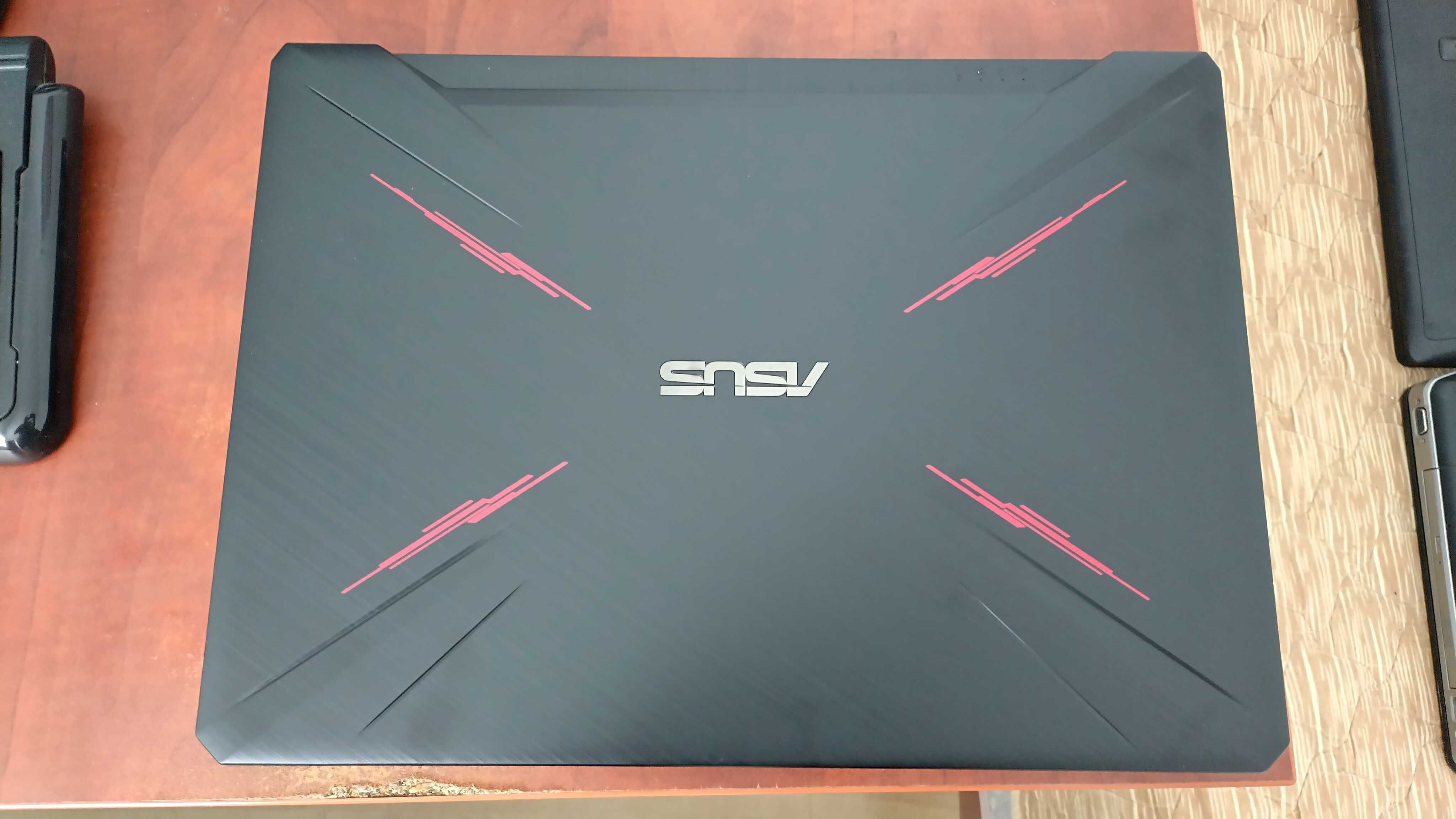 Asus Tuf FX505,15.6", Ryzen 5,12GBDDR4,512GB,RX560X-4GB