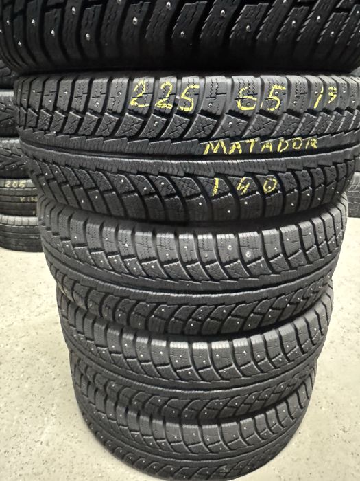 Шины зимнии шипы 225/65 R17 покрышка резина колеса