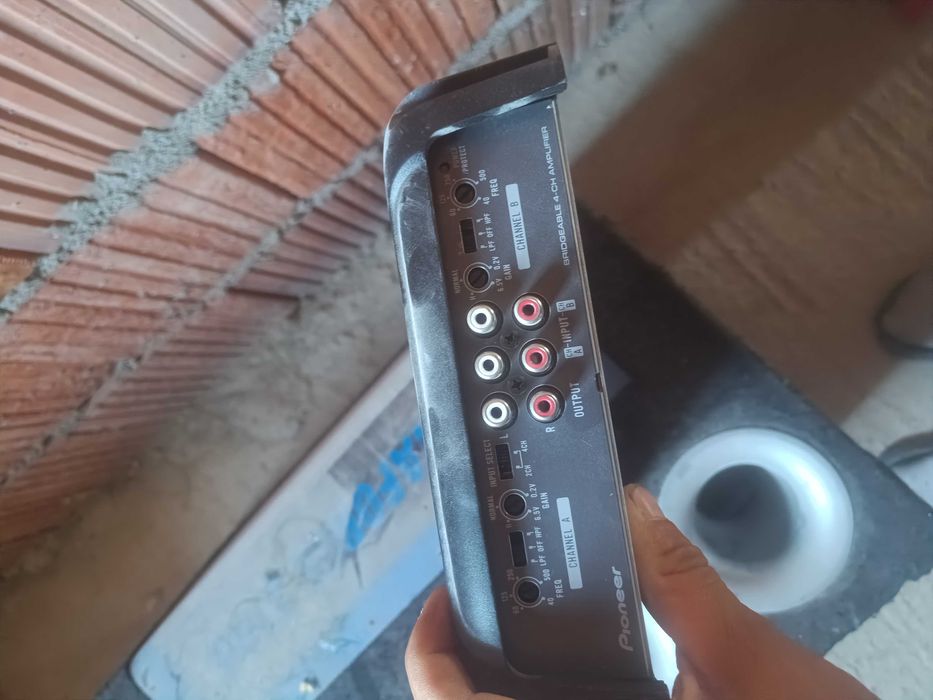 Amplificator plus subwoofer auto 1600 w