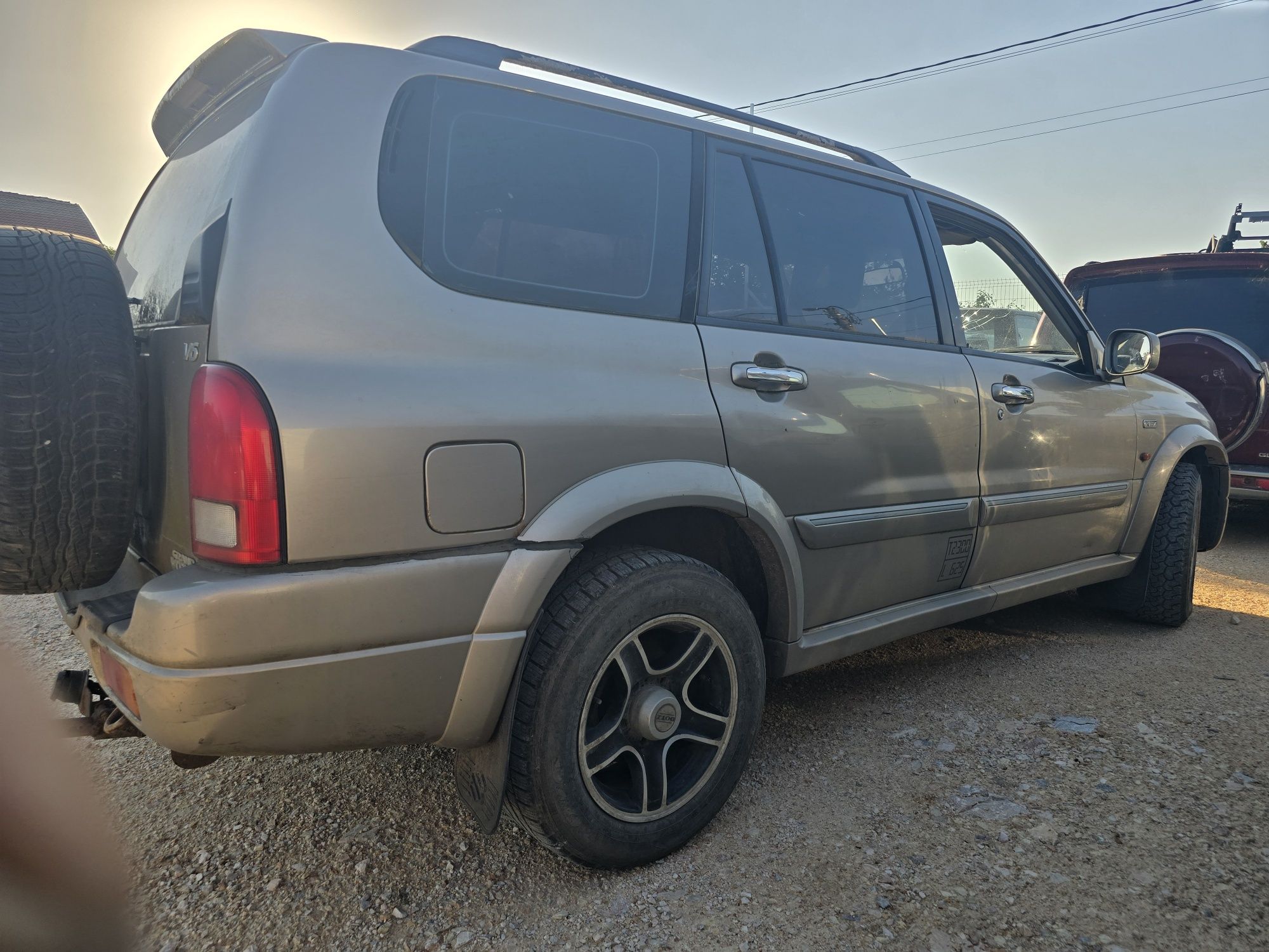 Suzuki grand vitara 2.7i автомат 2005 на части