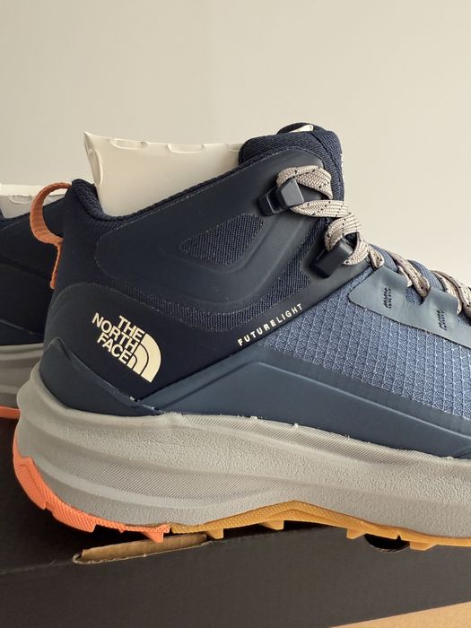 Adidasi The North Face marimea 38 noi, originali