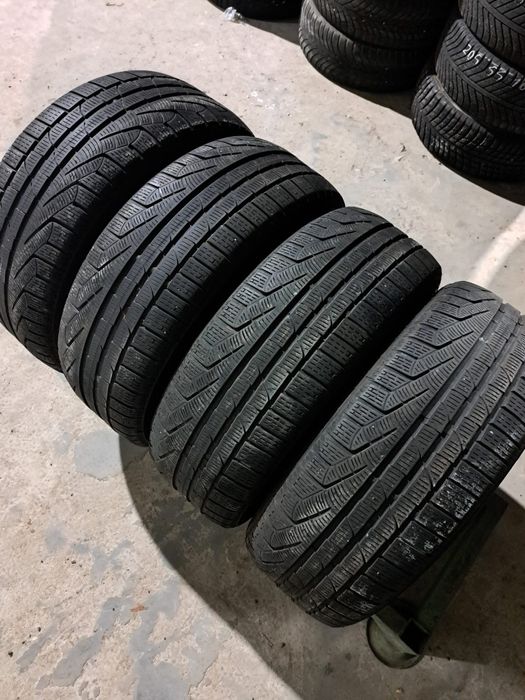 Set 4 anvelope iarnă 225 45 r18 Pirelli