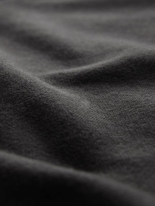 Next Суичъри с качулка в Черно

Дизайн & Характеристики