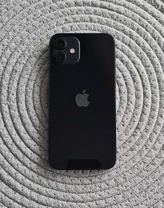 iPhone 12 Negru, impecabil, bateria 92%, liber de retea