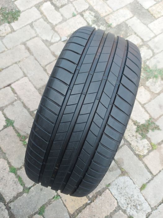 O bucată 245/40 R19 vară - una Firestone Lassa Bridgestone