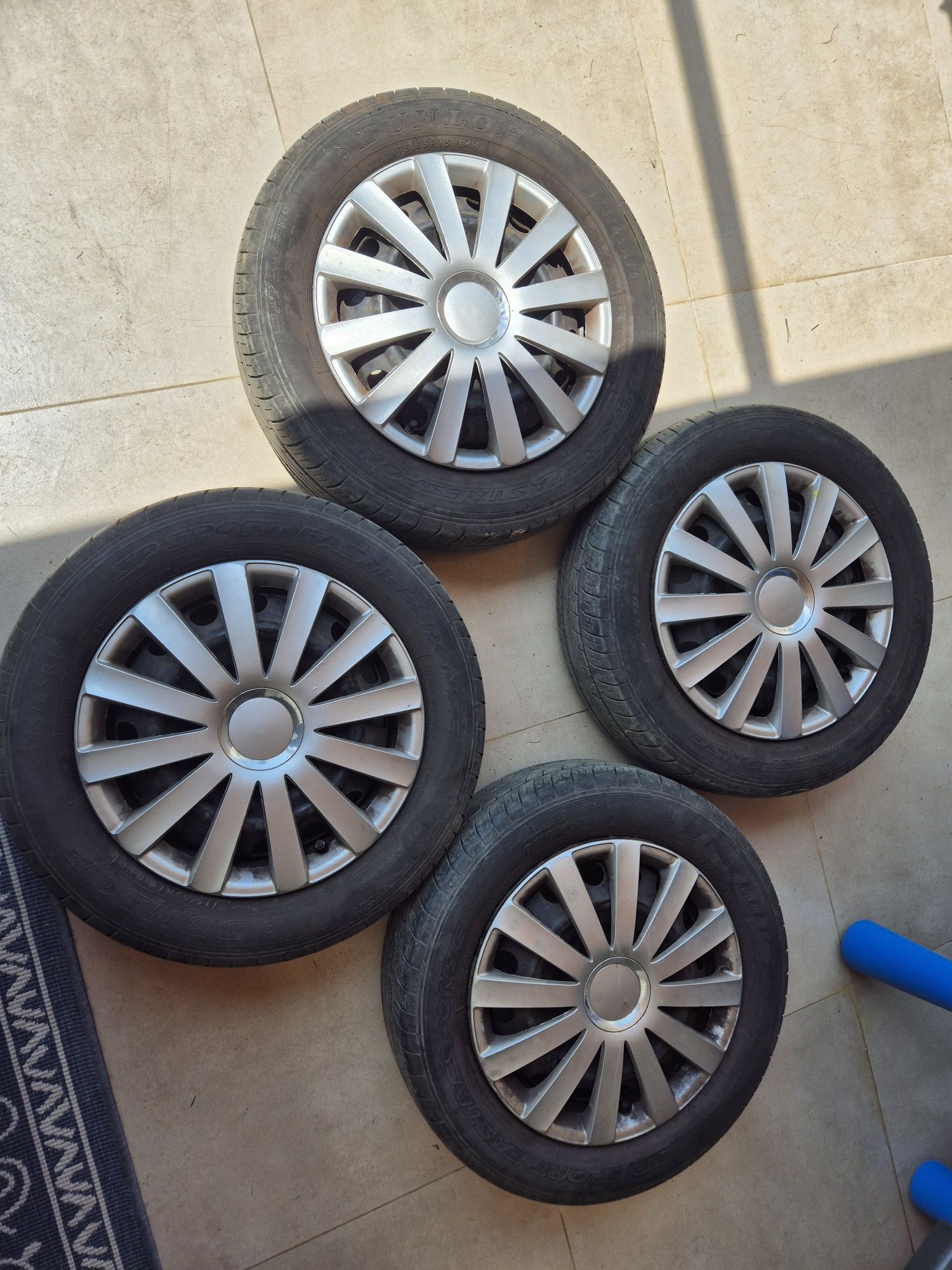 4 anvelope vara 175 65 R15 + Jante tabla + senzori presiune Toyota