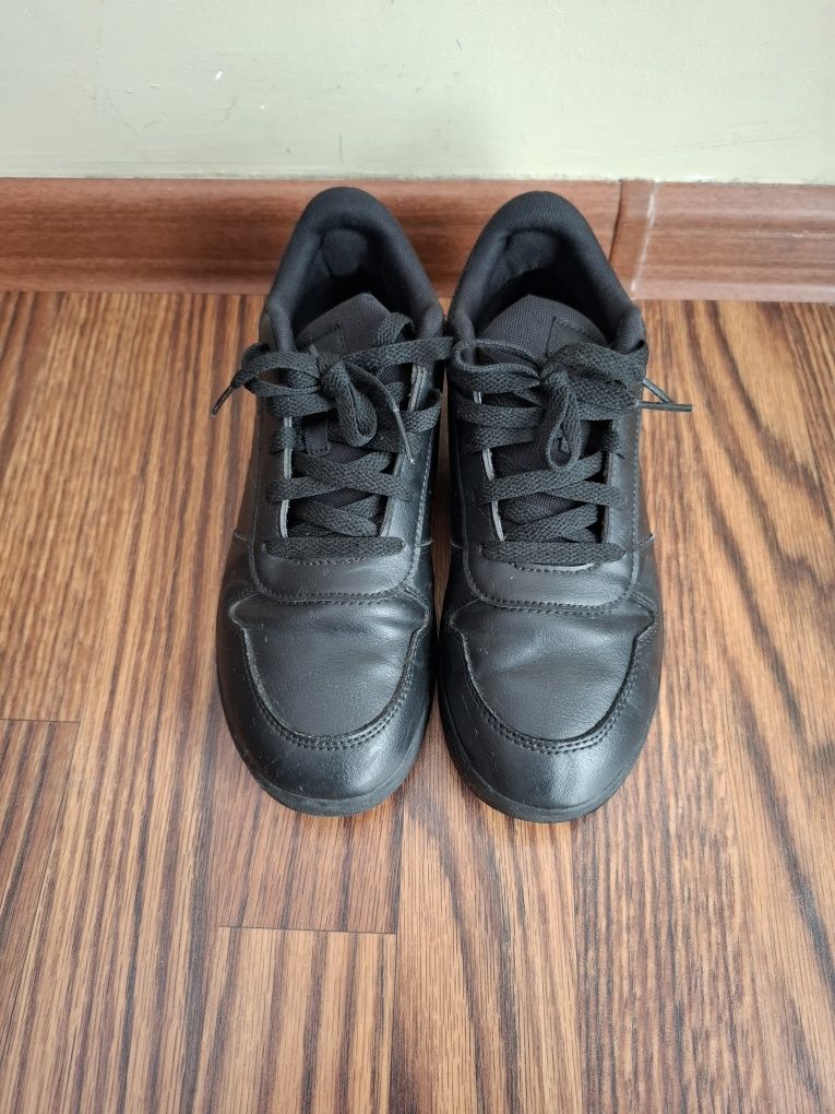 Дамски спортни обувки adidas