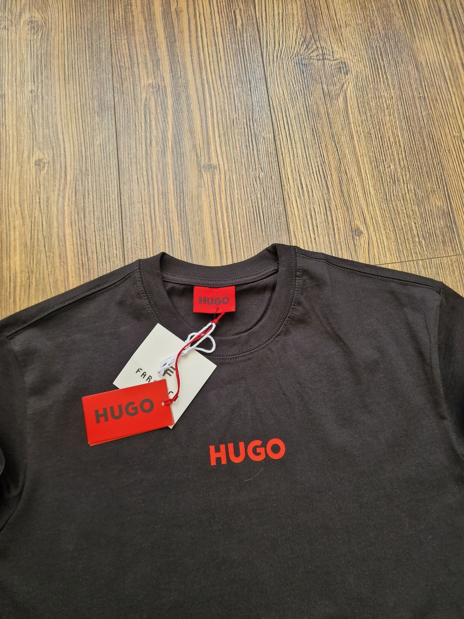 Страхотна мъжка тениска HUGO BOSS размер  XL 2XL