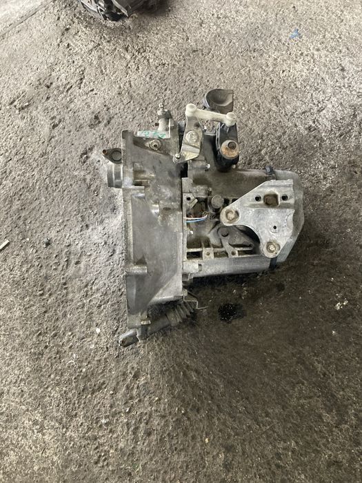 Peugeot 207 1.6i 2010 година 5 скорости Скоростна Кутия