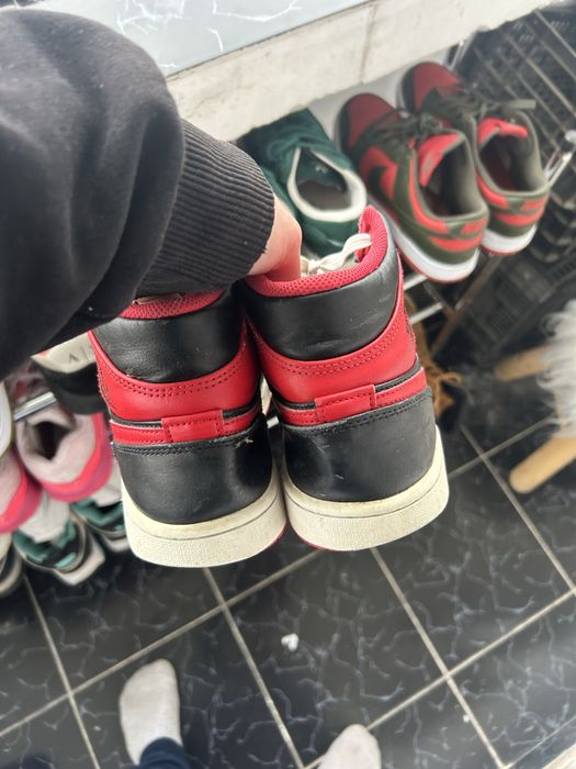 Vand Air jordan 1 mid   marime 42