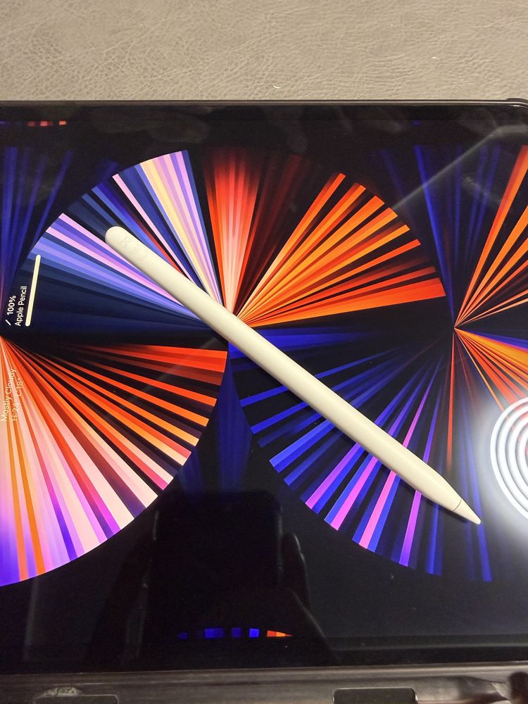 iPad Pro 12.9” M1 128GB– перфектен + Apple Pencil 2