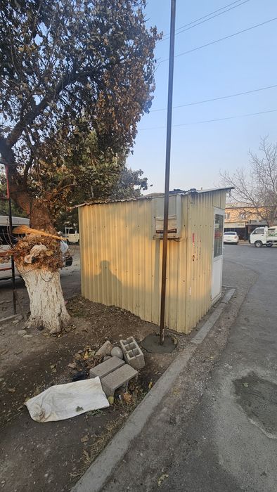 Ko'chma do'kon sotiladi