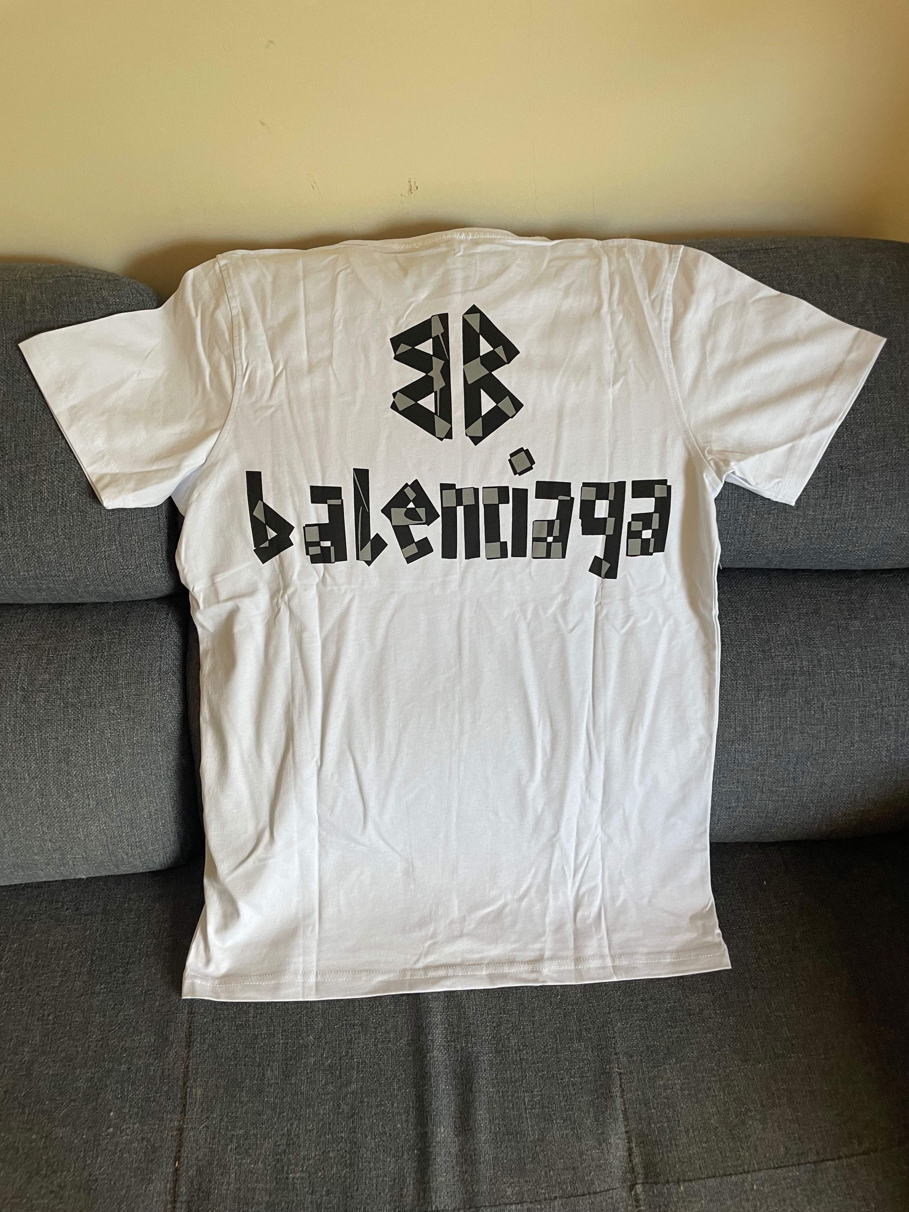Мъжки и дамски тениски на Loewe,Kenzo,Ami,Off White и други