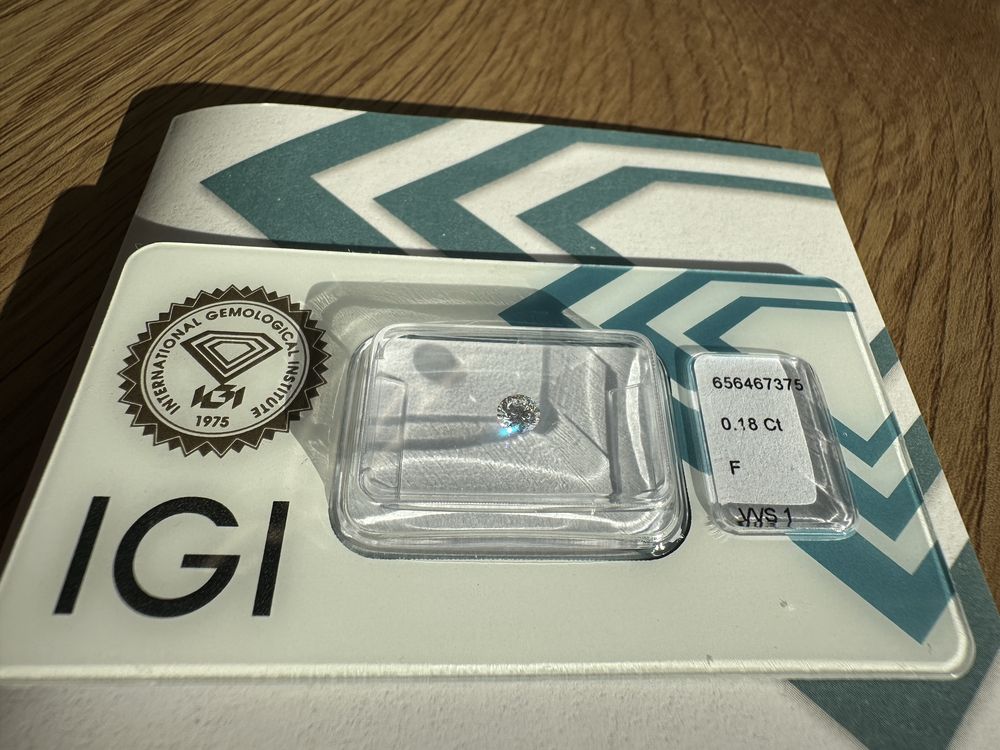 Diamant Natural Certificat IGI 0,18 ct Culoare F Claritate VVS1 Vg/2Ex