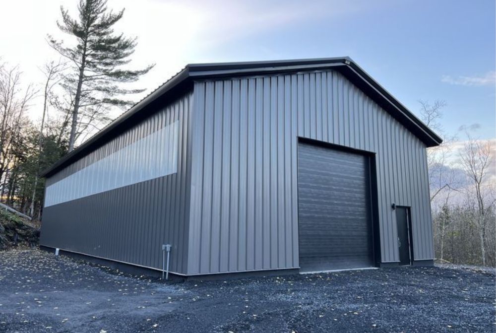 Vand hale si structuri metalice accept variante cu duba