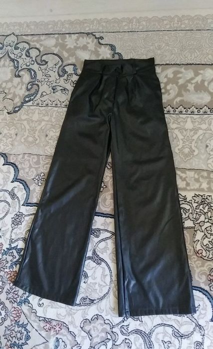 Кожаные брюки( М)