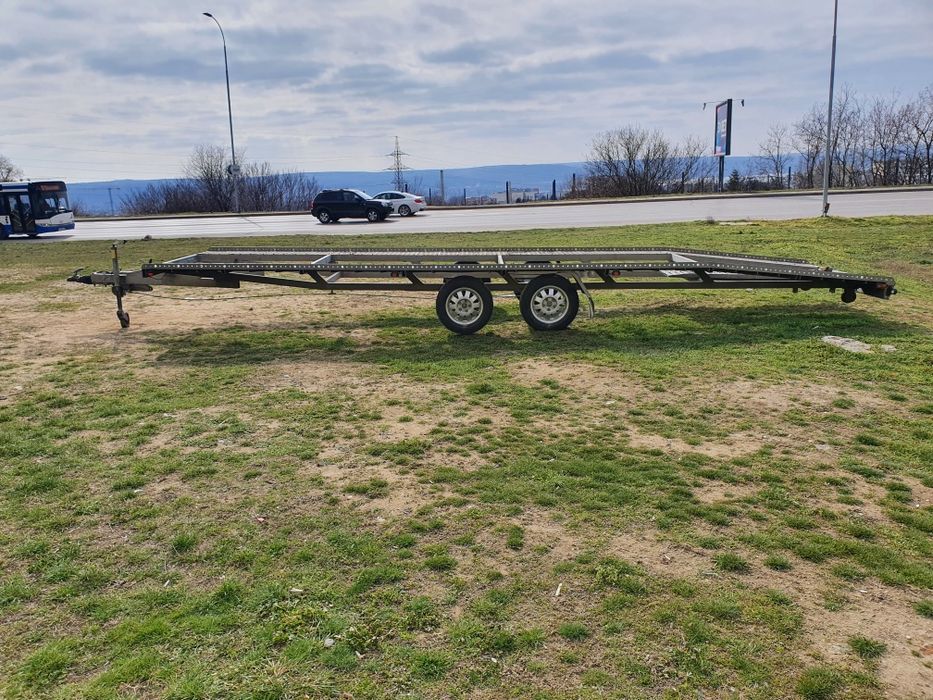 Платформа Двойна Под Наем за превоз на автомобили и строителна техника