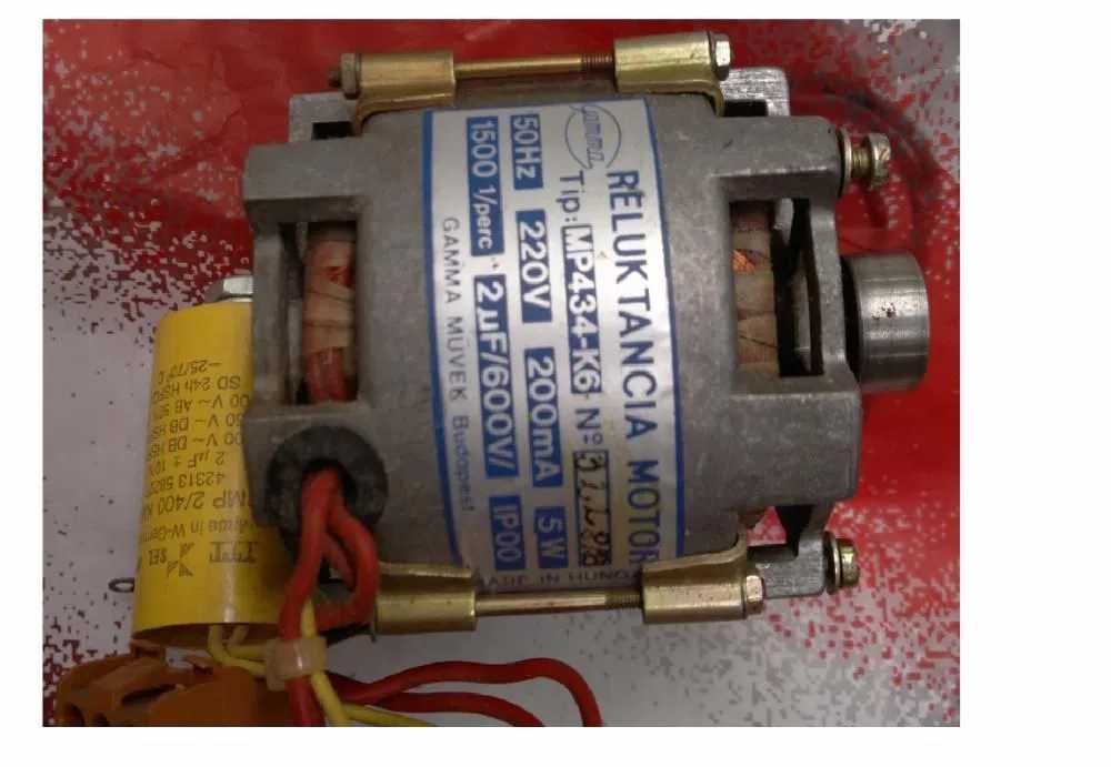 Vand urmatoarele: motor pas cu pas, 220V (5W)