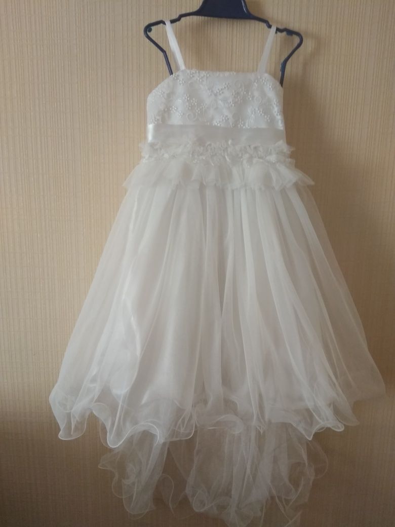 Продается платье для девочек белое,производство Турция,фирмы UNO Fashi