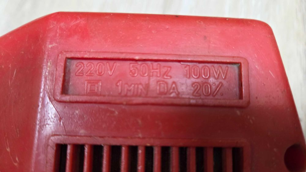 Pistol de lipit romanesc