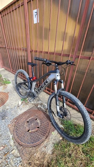 Bicicletă electrică Trek 625w 2022 - 530km