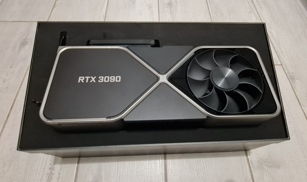 GeForce RTX 3090  Founders Edition 24GB