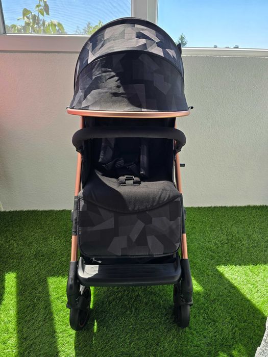 Carucior sport compact pentru bebelusi Cam Compass Jacquard, negru