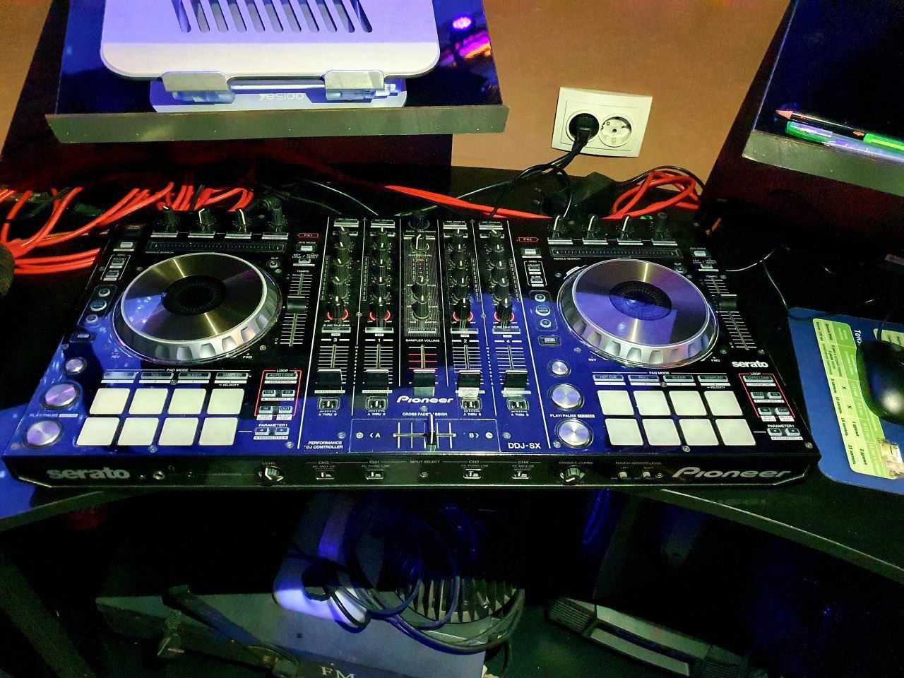 PIONEER DDJ-SX Controller Диджейский пульт пионеер