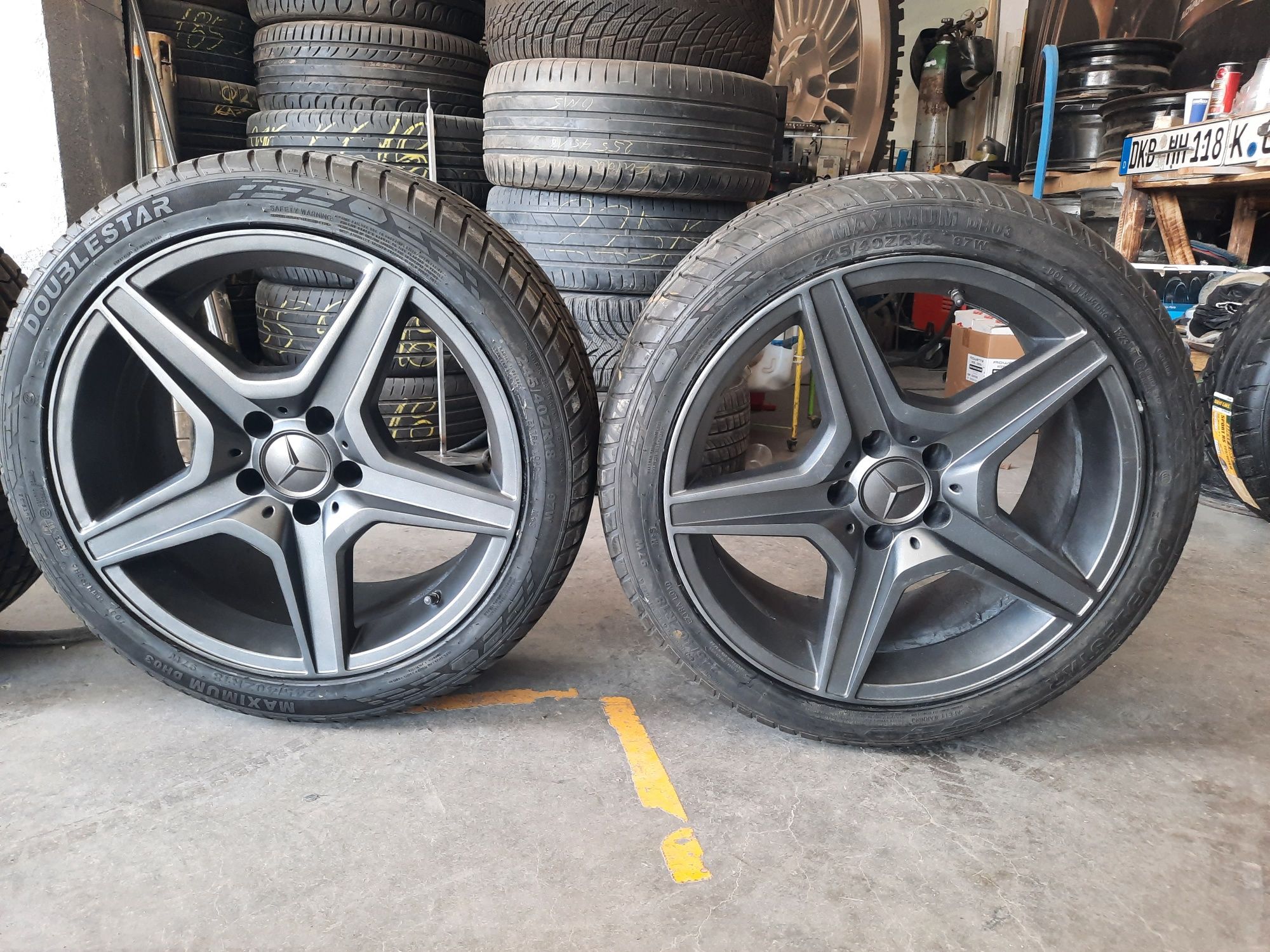 18ц . Mercedes Benz