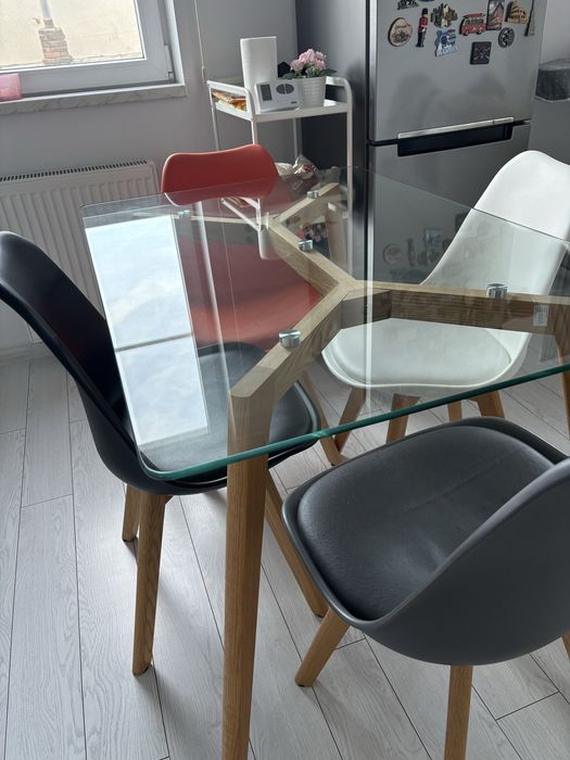 Masa bucatarie cu blat din sticla securizata