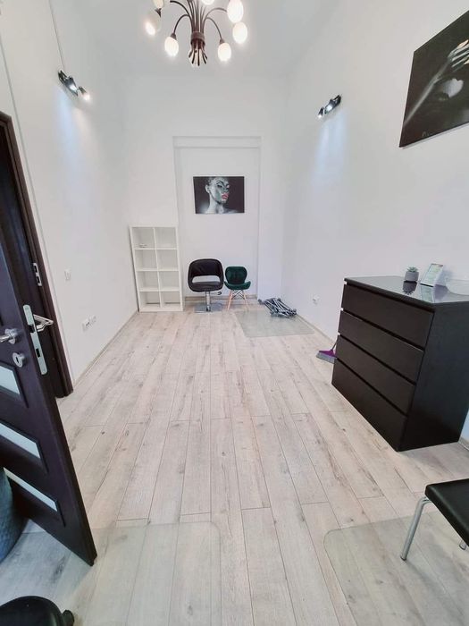 Închiriez camera in cadrul unui salon de infrumusetare