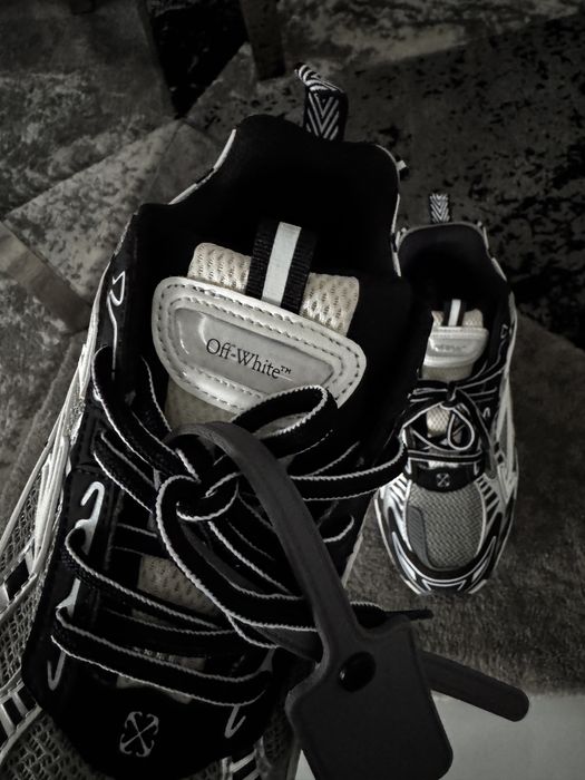 Off white be righ back