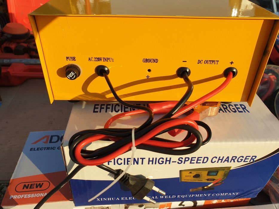 Компресор 12 v ,зарядно за акумулатор