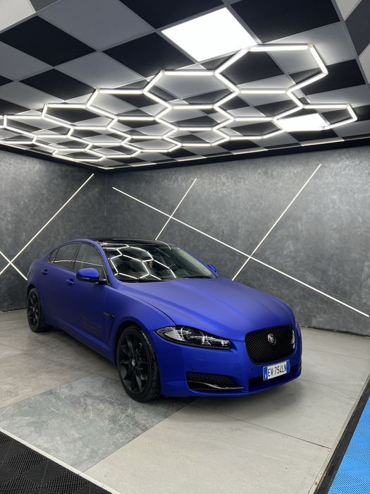 Jaguar XF Portfoglio