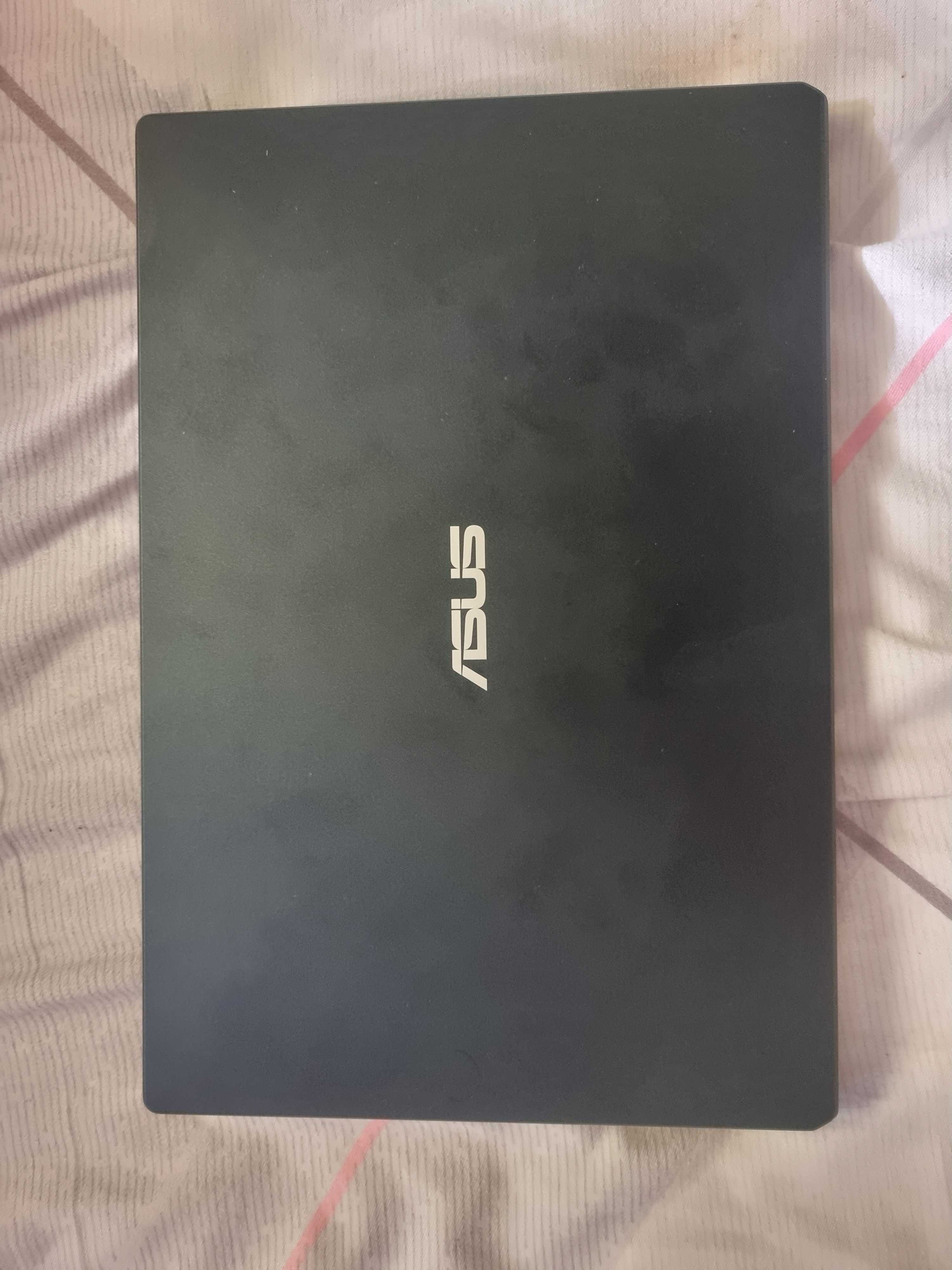 Laptop ultraportabil ASUS E210MA, in garantie