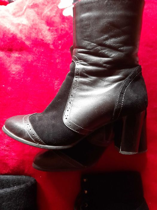 Cisme dama tip botine, negre -2 perechi piele naturala cu toc inalt 37
