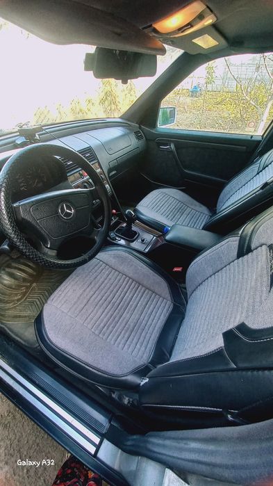 Mersedes c 180.Mashina sotiladi srochna
